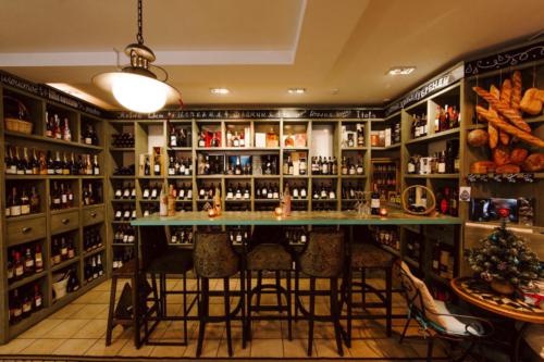 коллекция вин в винотеке