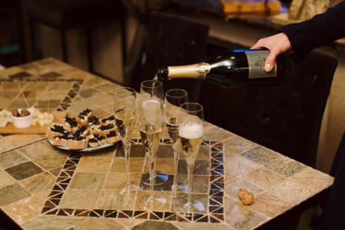 дегустация шампанского в винотеке