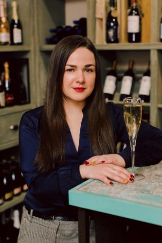 на дегустации вина