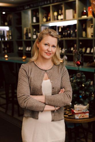 хозяйка винотеки Classico