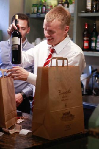 встречи на фестивале винных баров