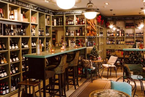 Обновленный интерьер винотеки