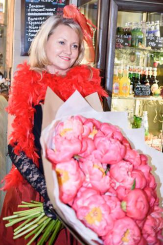 Встреча друзей в винотеке