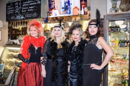 Встреча друзей в винотеке