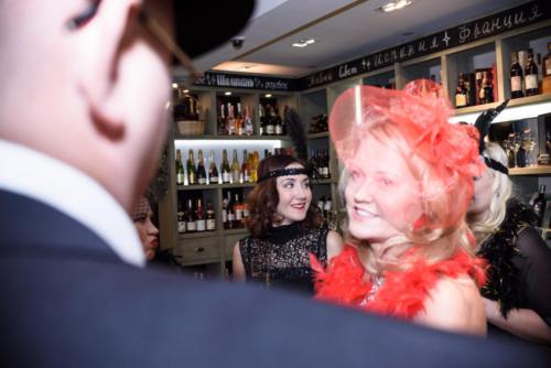 Встреча друзей в винотеке