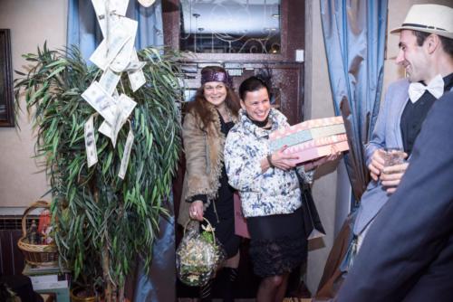 Встреча друзей в винотеке