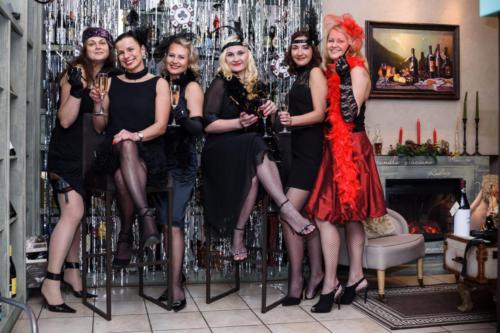 Встреча друзей в винотеке