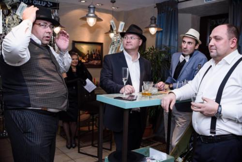 Встреча друзей в винотеке