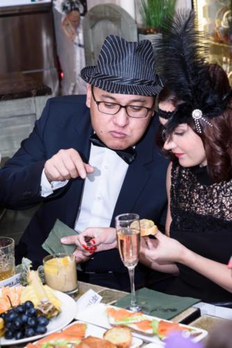 Встреча друзей в винотеке