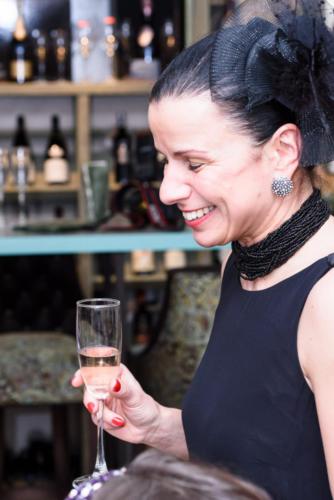 Встреча друзей в винотеке