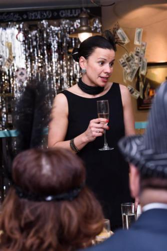 Встреча друзей в винотеке