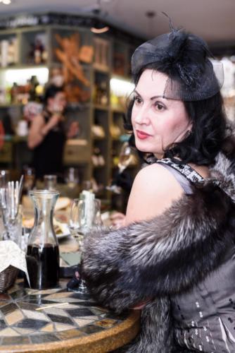 Встреча друзей в винотеке