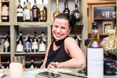 Встреча друзей в винотеке